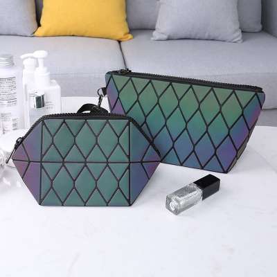 Wholesale Geometric Luminous Handbags For Women Hologram Reflective Clutch Purse Foldable Rainbow Cosmetic Bags